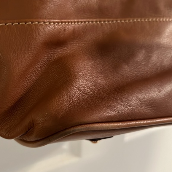 Dooney & Bourke soft leather tote with/Serial # - Picture 5 of 13